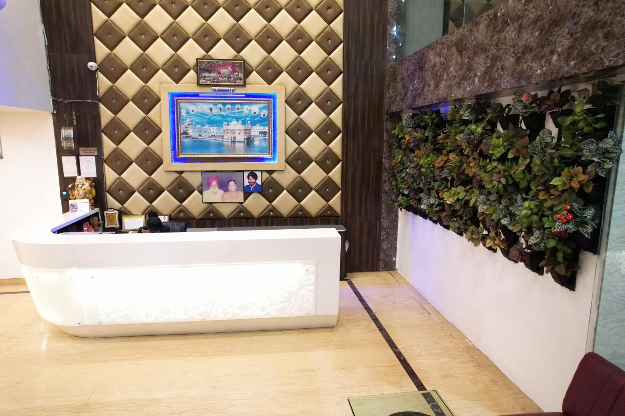 ホテル Sheetal International Rāipur エクステリア 写真