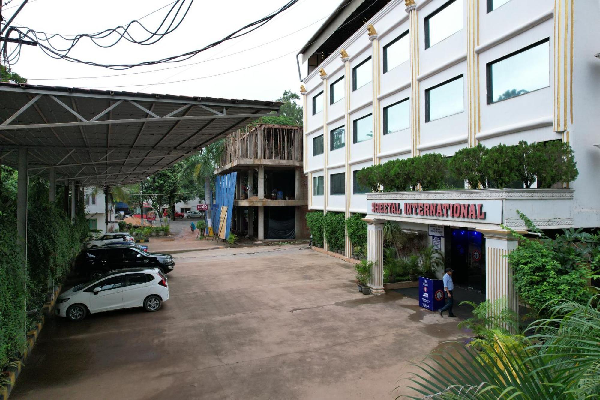 ホテル Sheetal International Rāipur エクステリア 写真